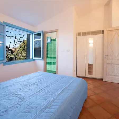 Willa House Agrustos